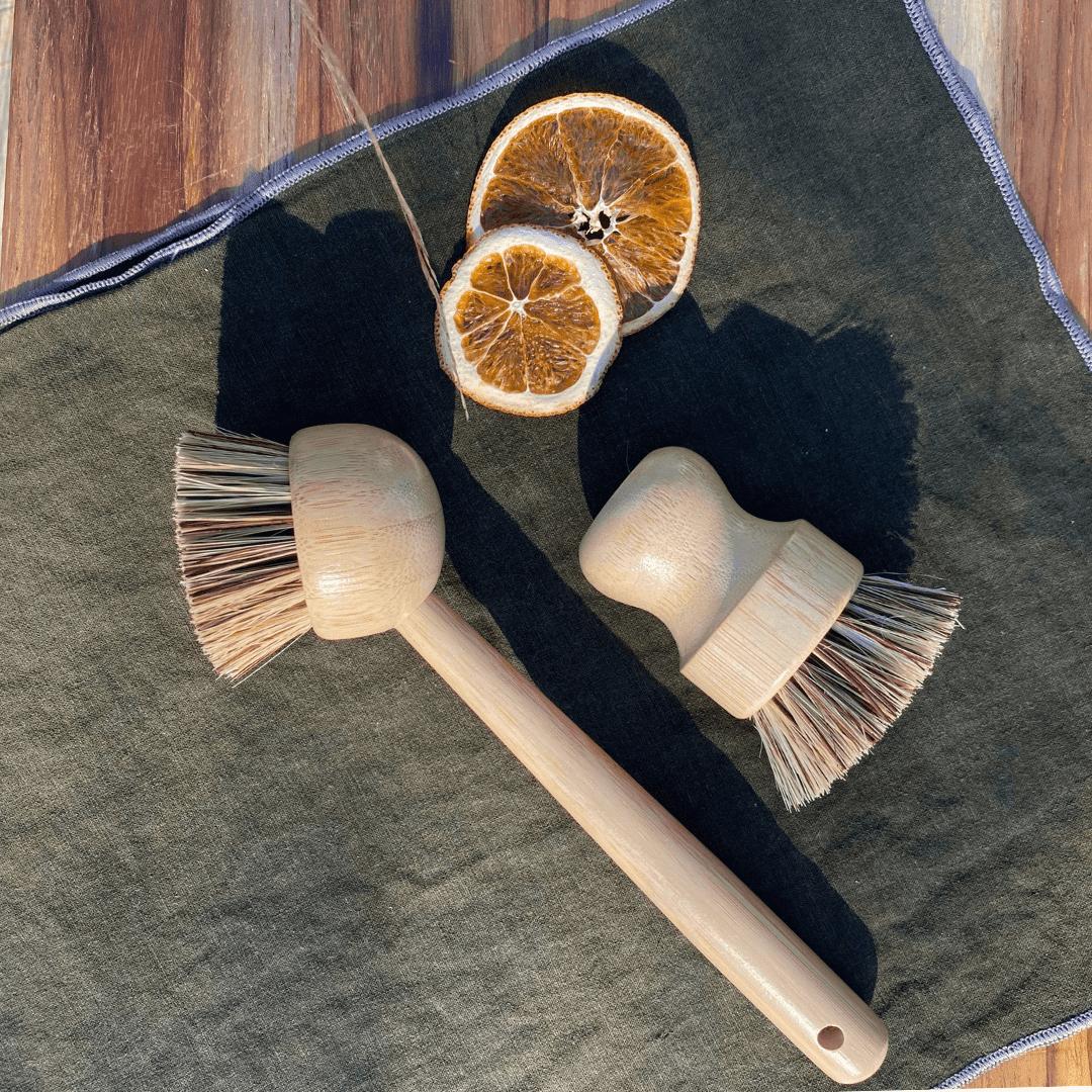 Eco-Friendly Bamboo Dishwashing Brush with Handle - Palm Fiber Bristles
